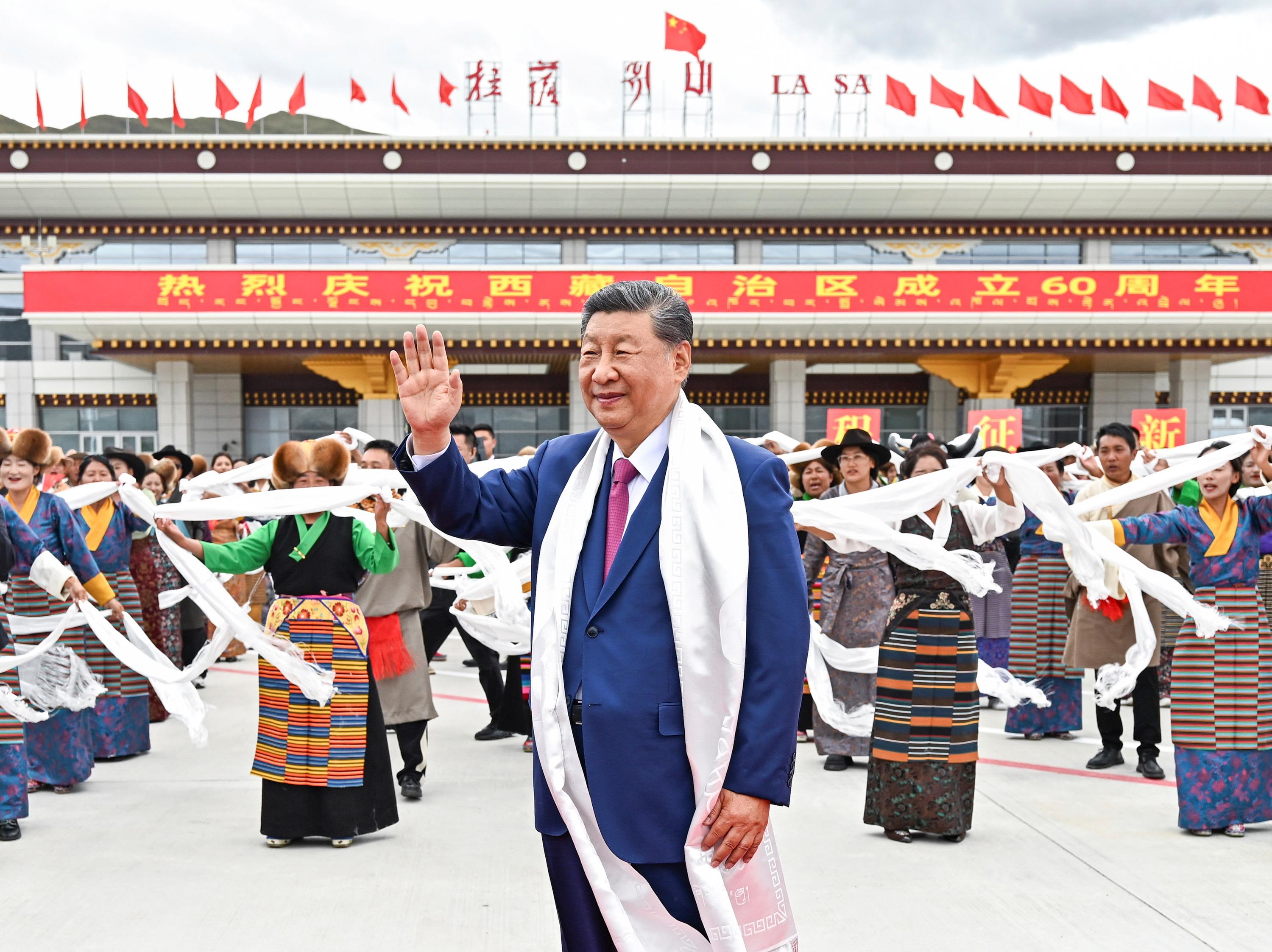 时政微观察丨共同谱写中国式现代化的绚丽雪域篇章